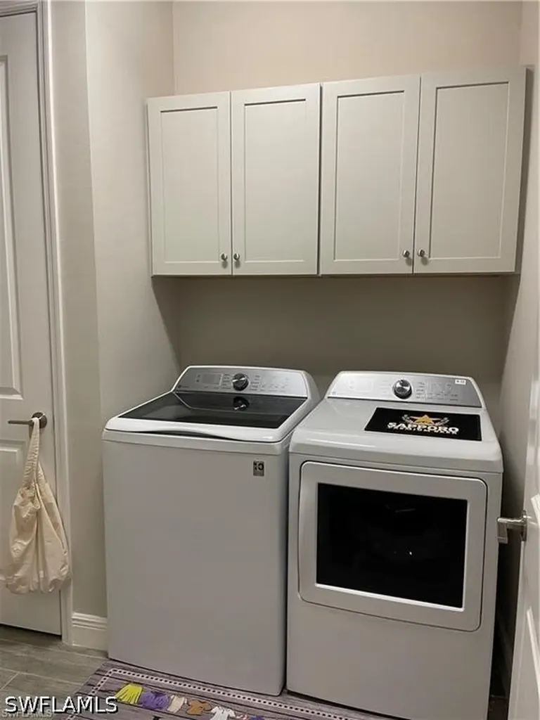 2567 Seychelles Drive Naples FL 34112