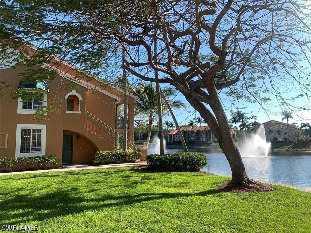 1275 Wildwood Lakes Boulevard Naples FL 34104