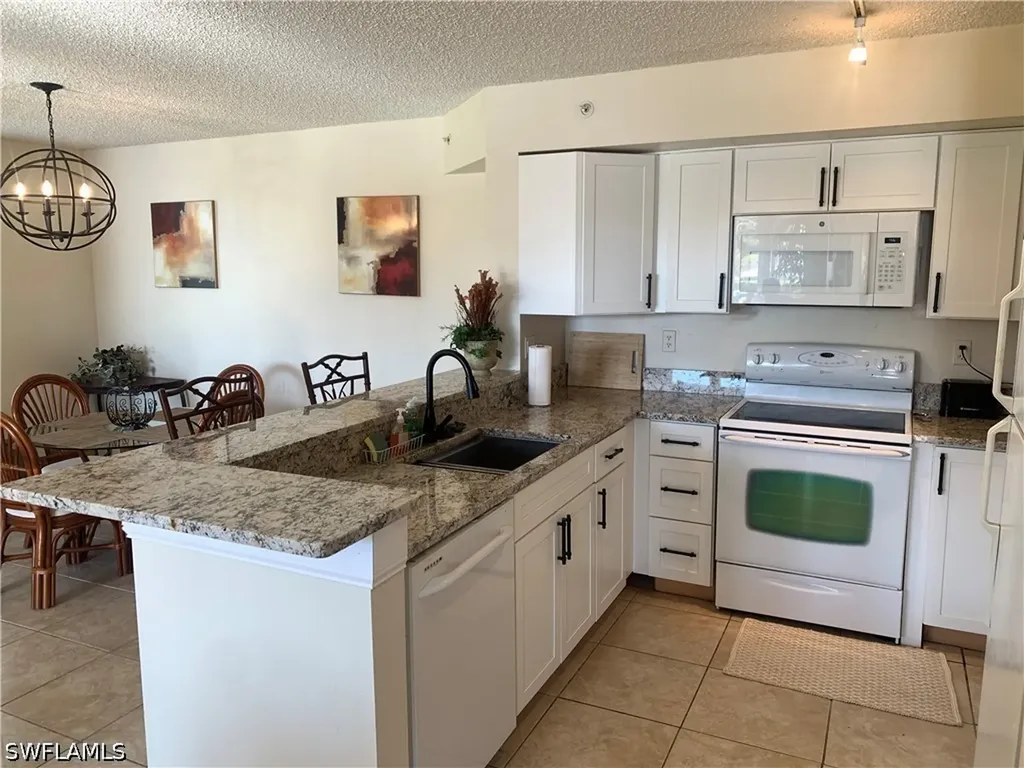 1275 Wildwood Lakes Boulevard Naples FL 34104