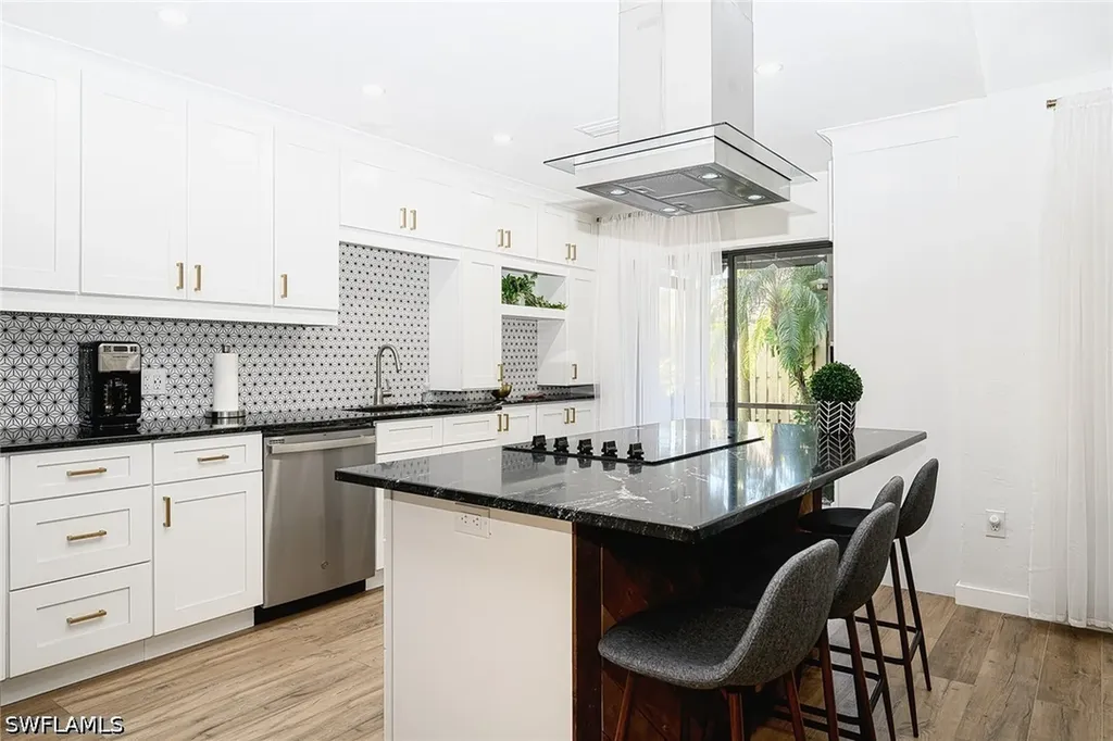 772 Reef Point Circle Naples FL 34108