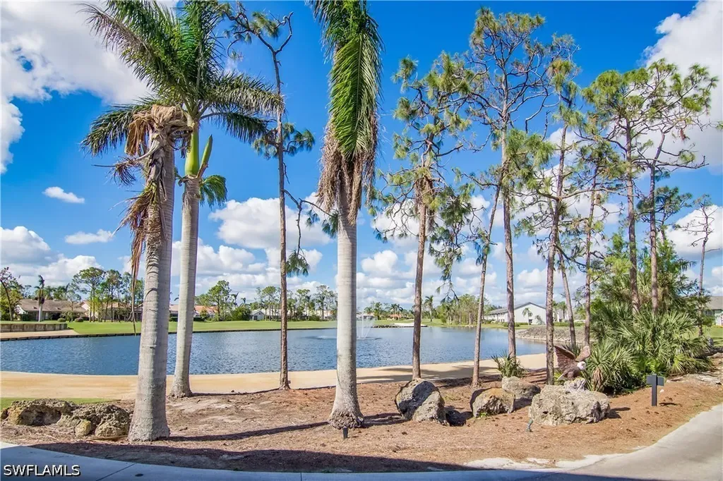 401 Countryside Drive Naples FL 34104