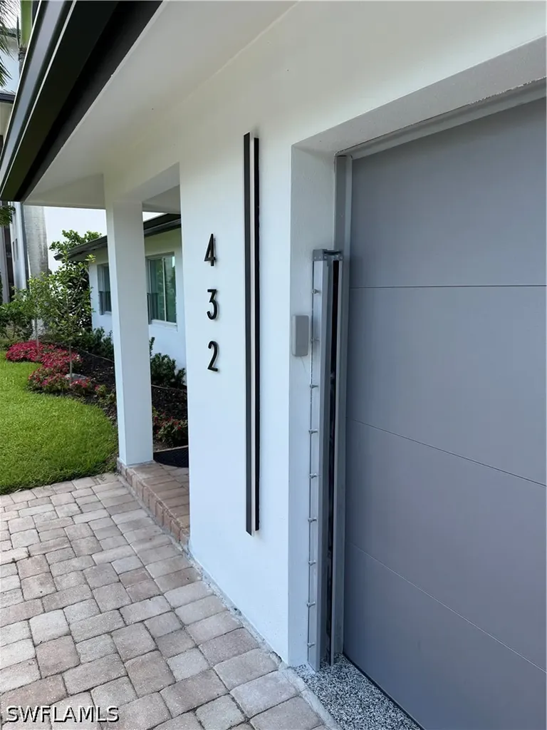 432 Oak Avenue Naples FL 34108