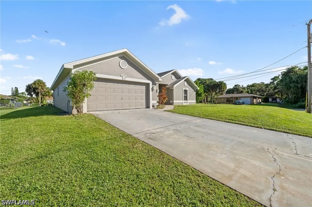2409 E Edgewater Way Lehigh Acres FL 33936