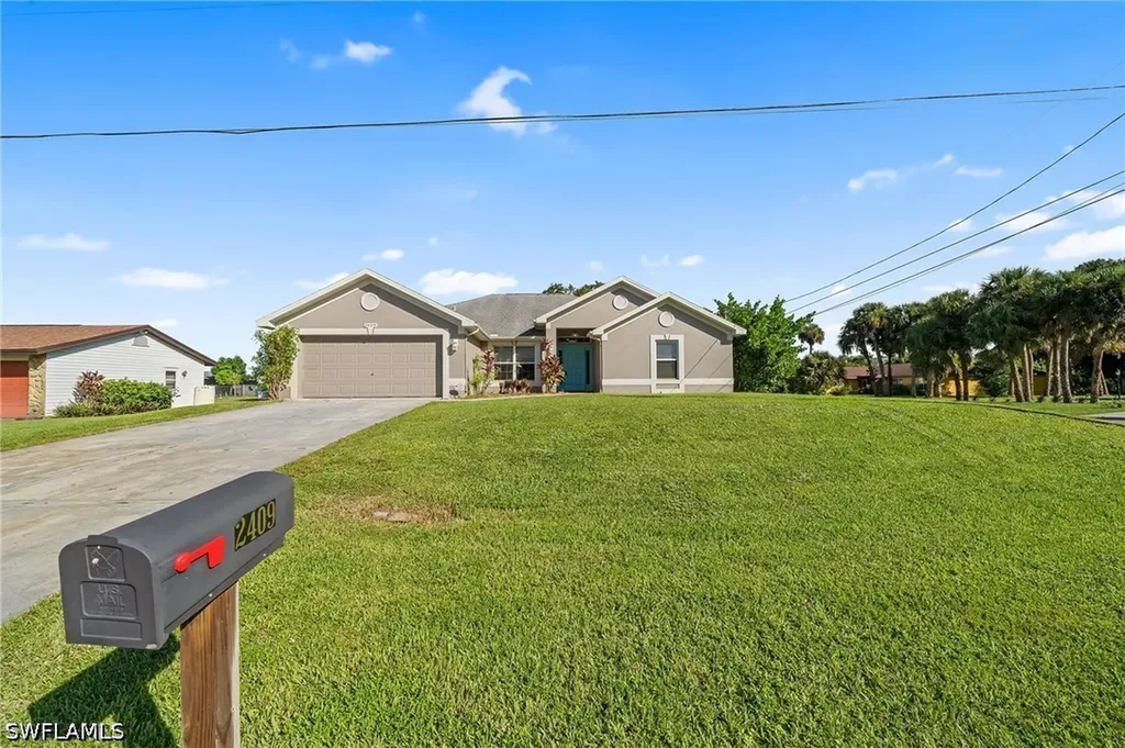 2409 E Edgewater Way Lehigh Acres FL 33936