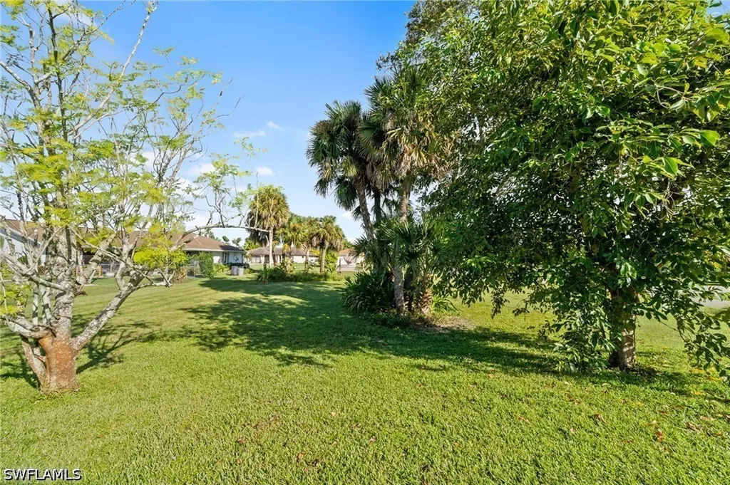 2409 E Edgewater Way Lehigh Acres FL 33936