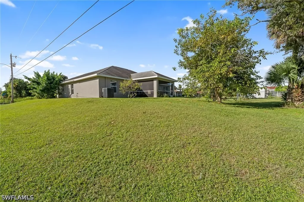 2409 E Edgewater Way Lehigh Acres FL 33936