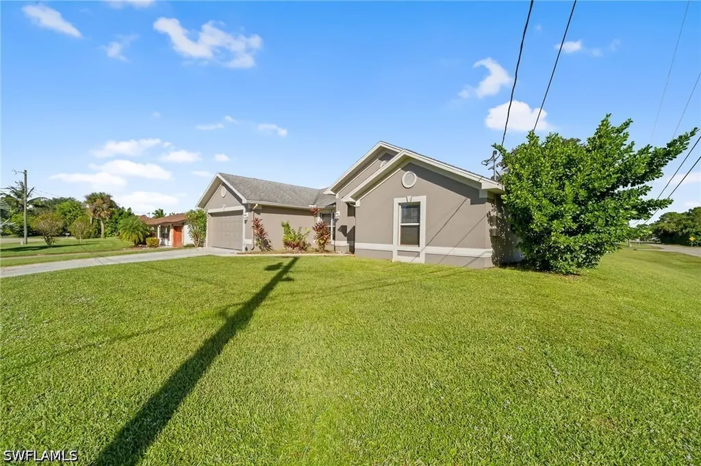2409 E Edgewater Way Lehigh Acres FL 33936