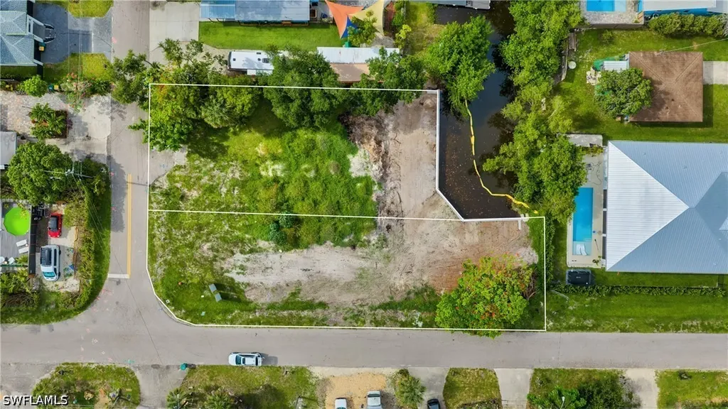 3439 Canal Street Naples FL 34112