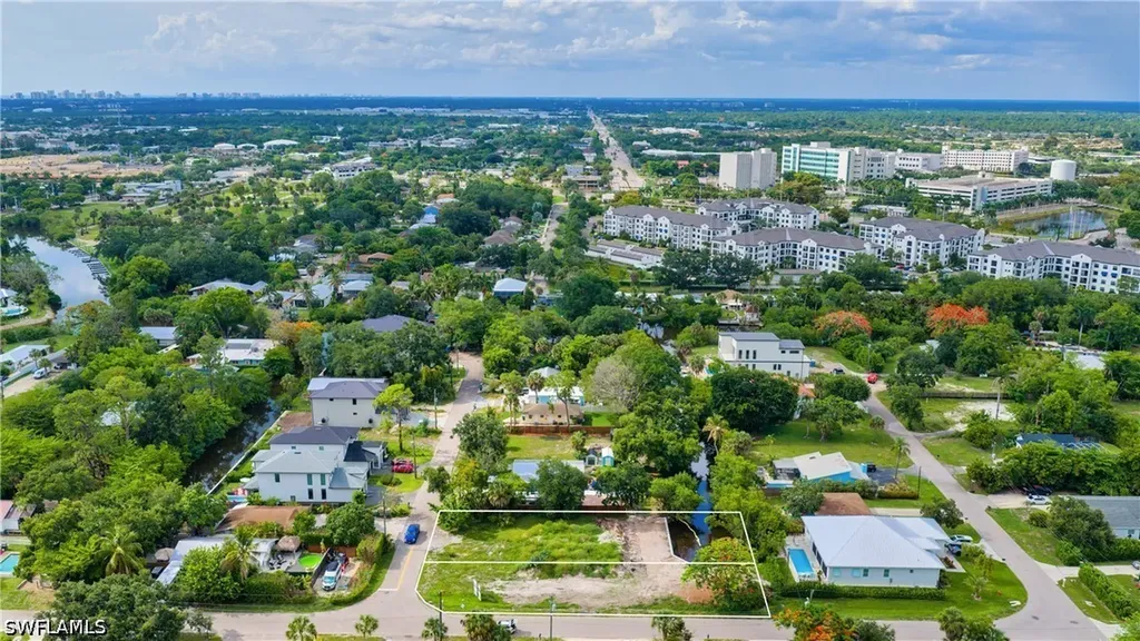 3439 Canal Street Naples FL 34112