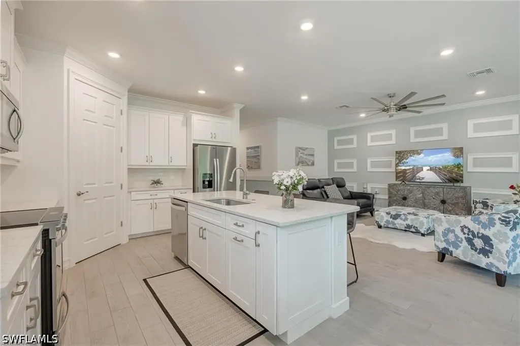 299 Tamarindo Lane Naples FL 34114