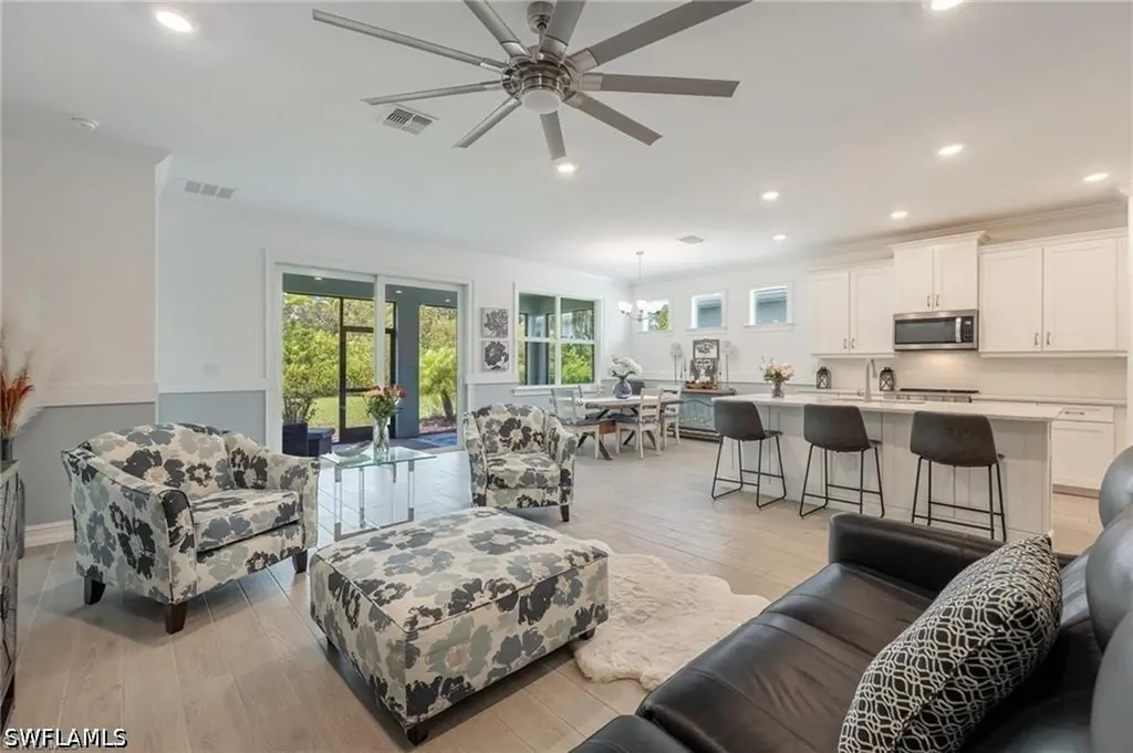 299 Tamarindo Lane Naples FL 34114