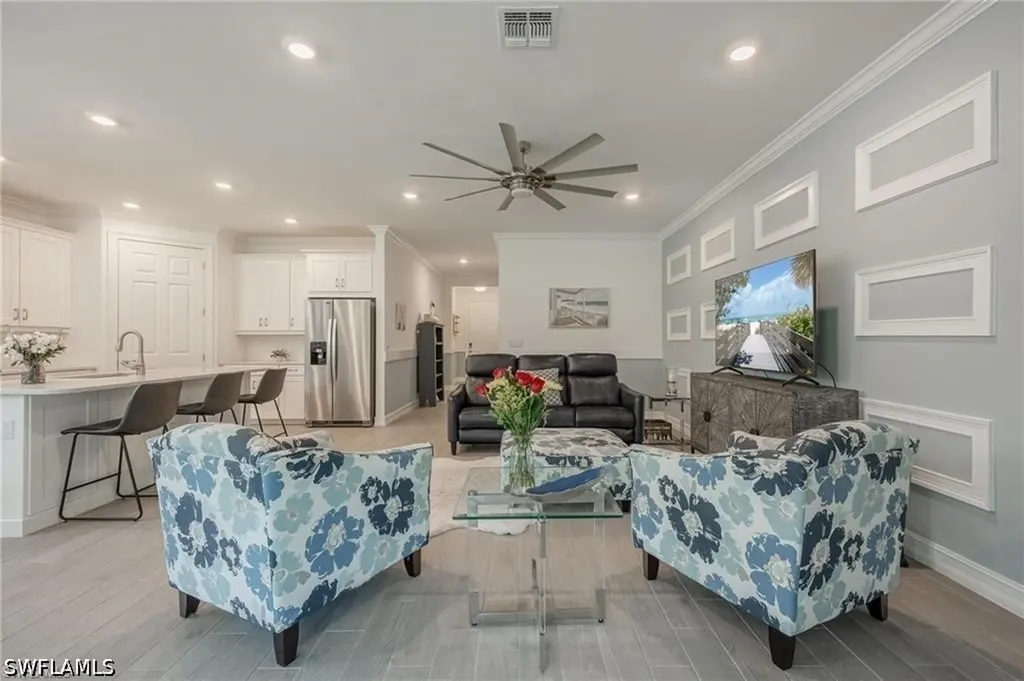 299 Tamarindo Lane Naples FL 34114