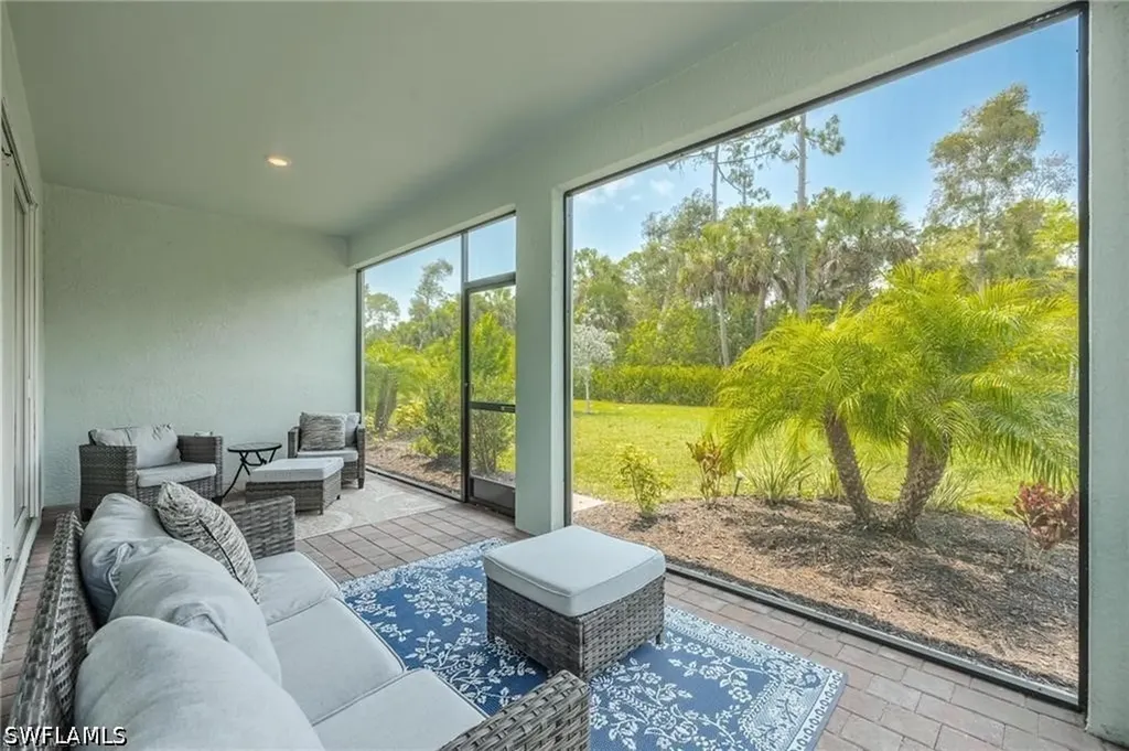 299 Tamarindo Lane Naples FL 34114