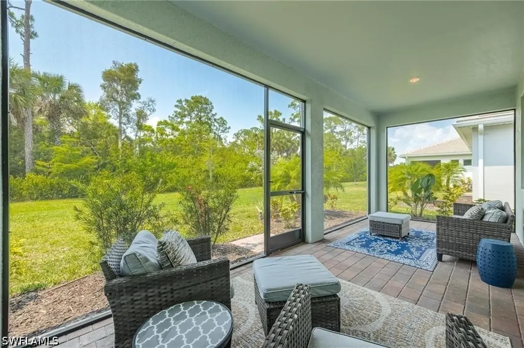 299 Tamarindo Lane Naples FL 34114