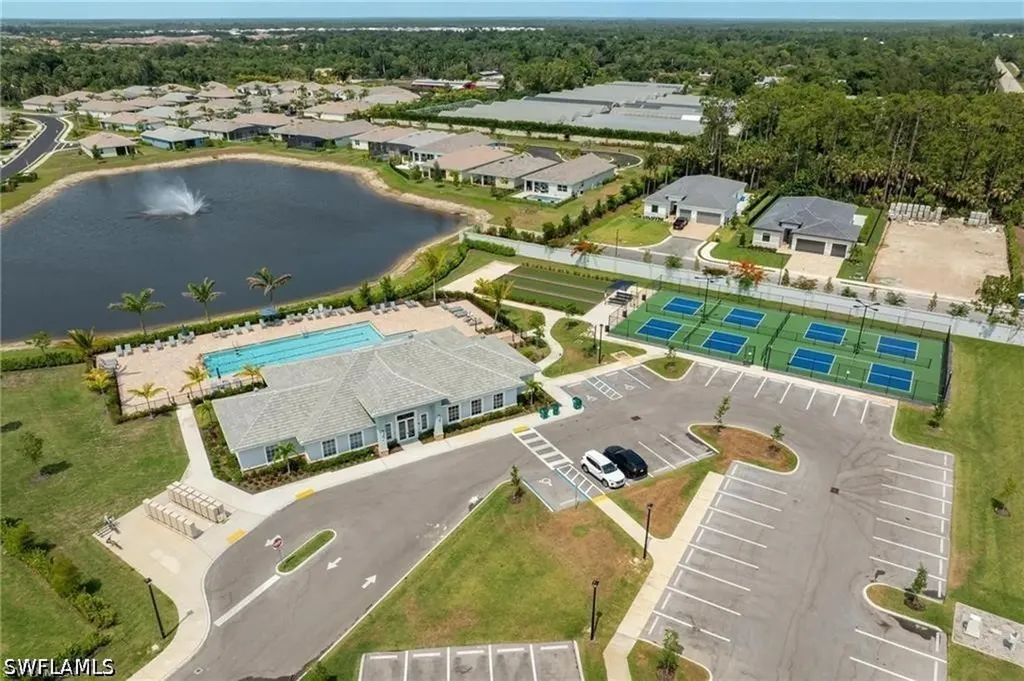 299 Tamarindo Lane Naples FL 34114