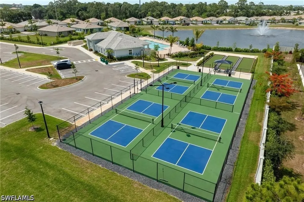 299 Tamarindo Lane Naples FL 34114