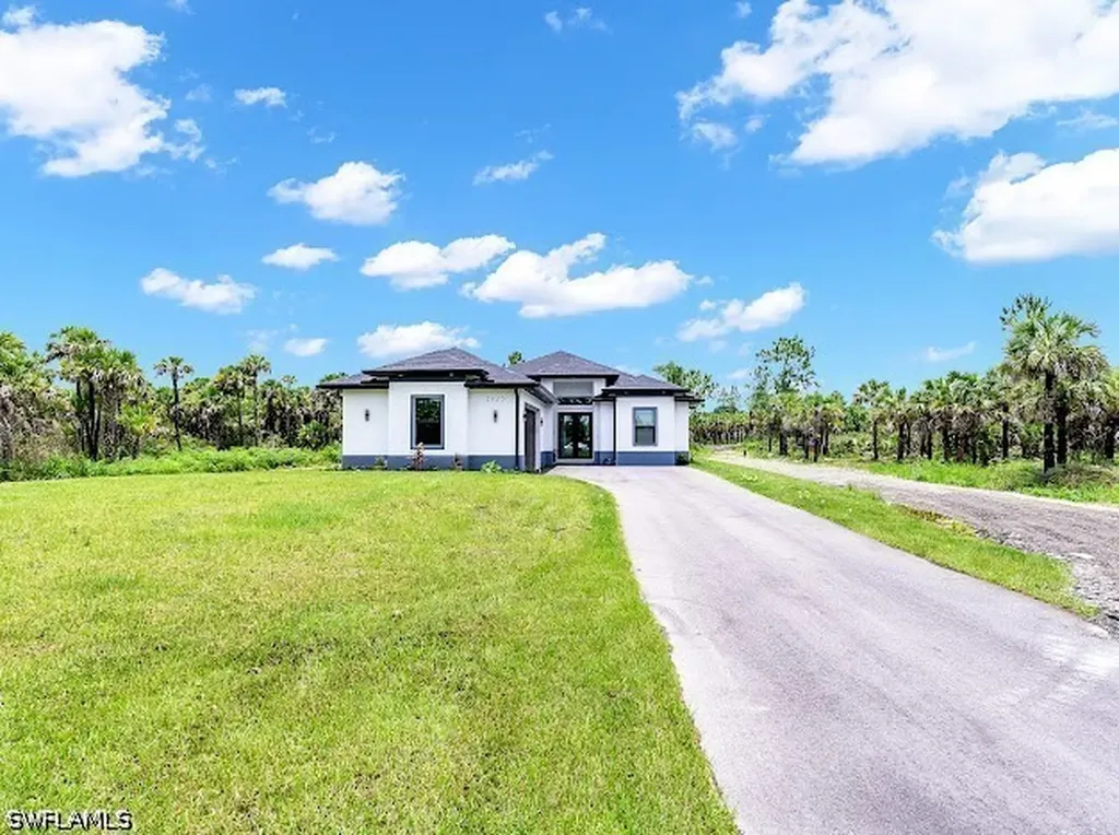 2625 32nd Avenue SE Naples FL 34117