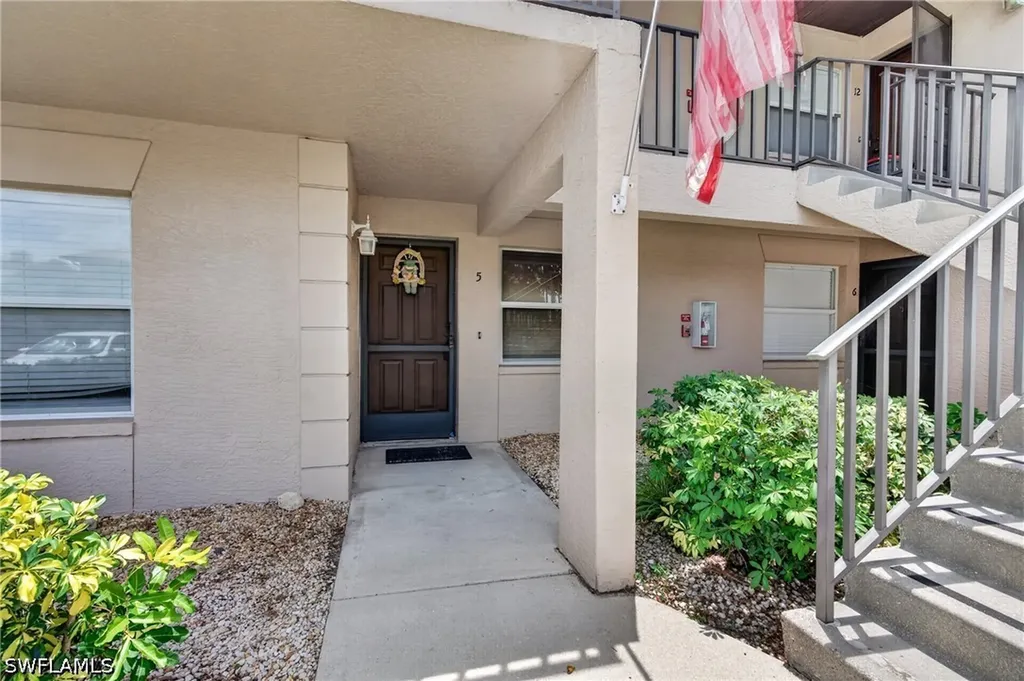 5725 Foxlake Drive North Fort Myers FL 33917