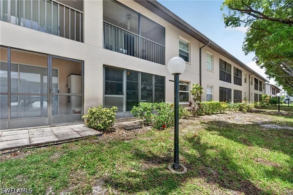 5725 Foxlake Drive North Fort Myers FL 33917