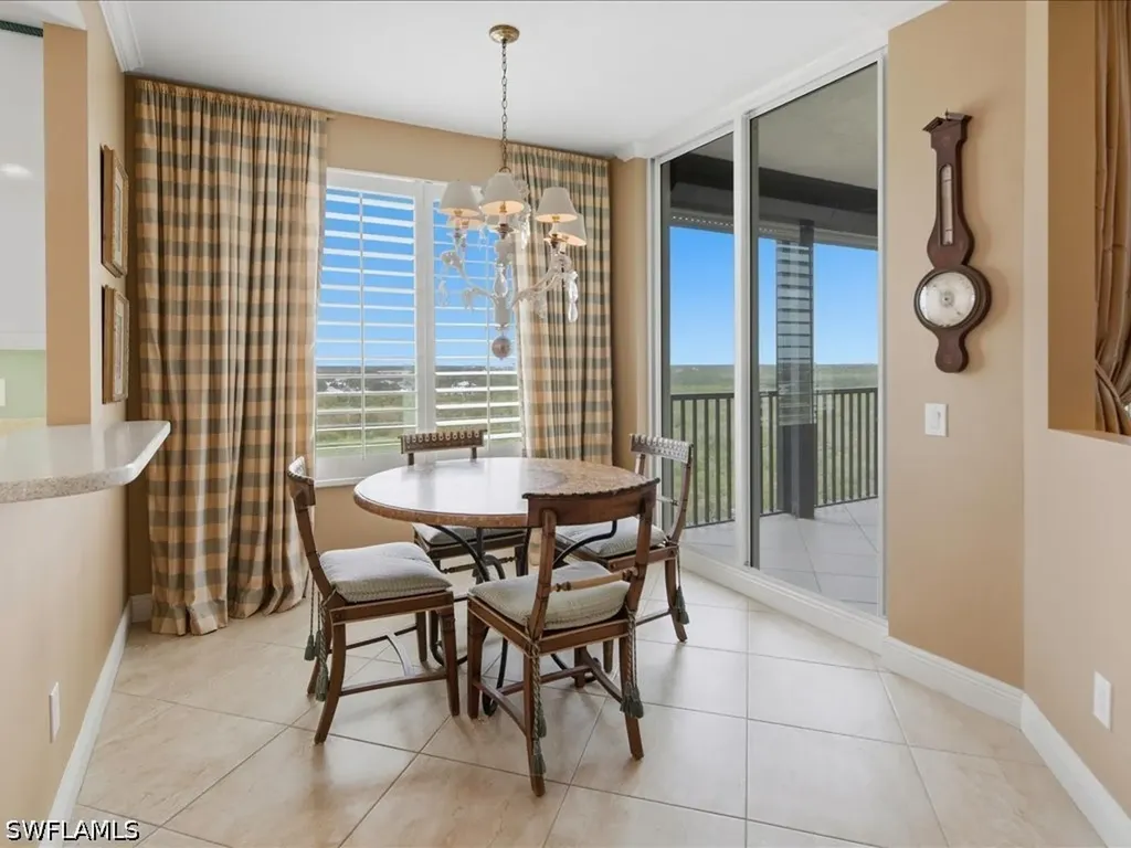 425 Cove Tower Drive Naples FL 34110