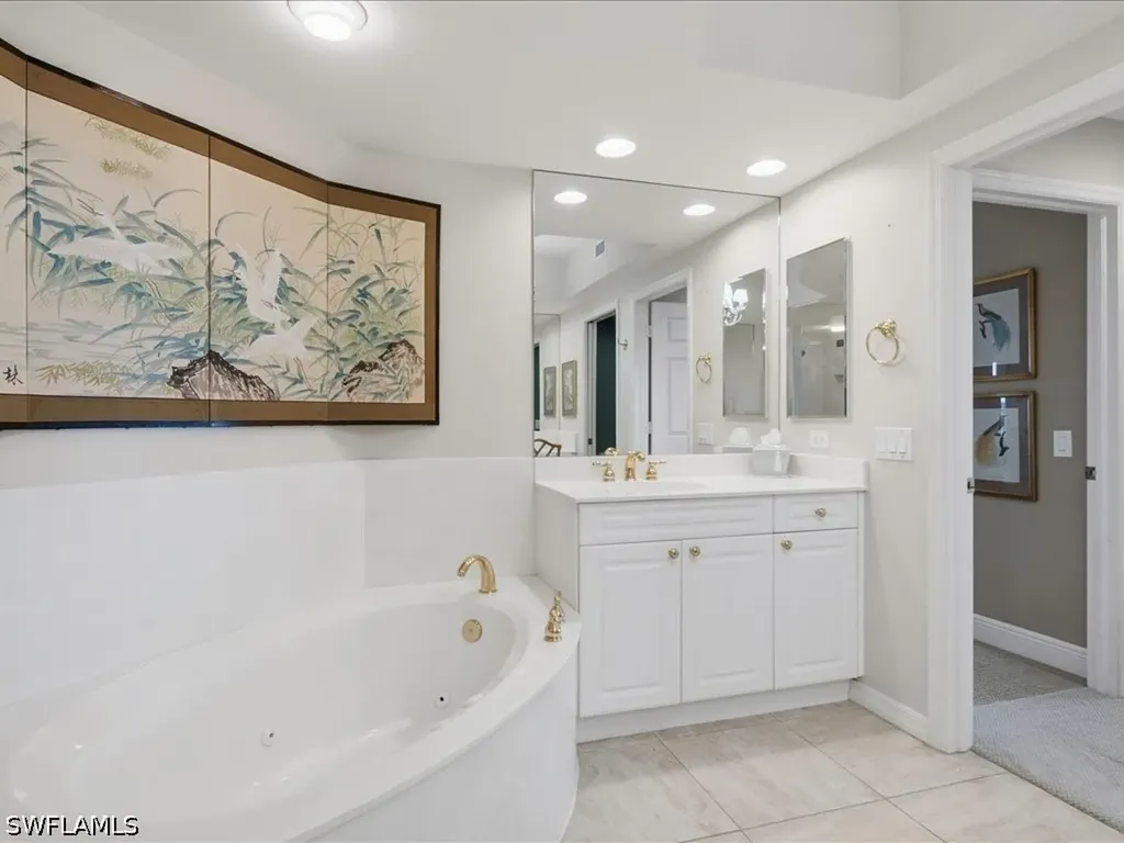 425 Cove Tower Drive Naples FL 34110