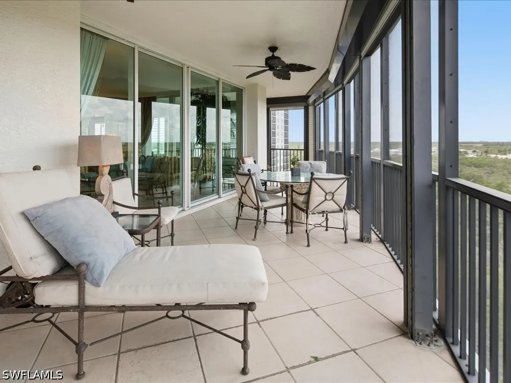 425 Cove Tower Drive Naples FL 34110