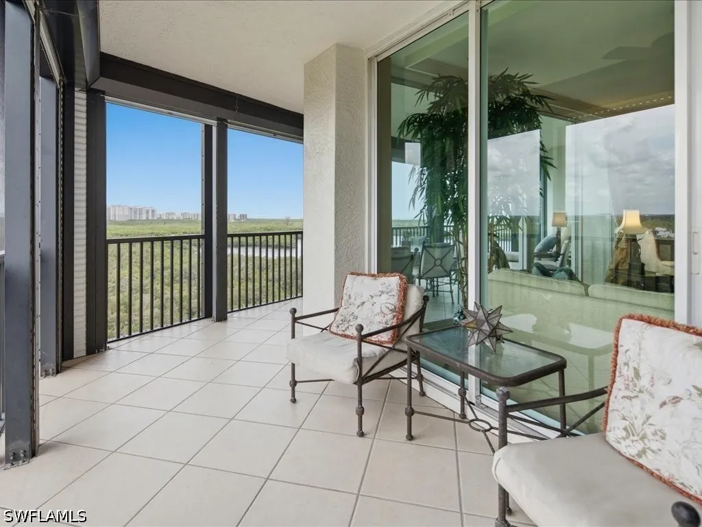 425 Cove Tower Drive Naples FL 34110