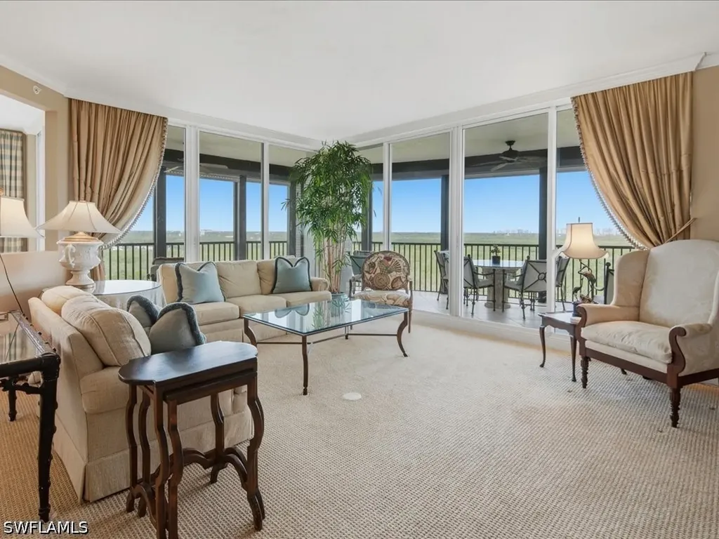 425 Cove Tower Drive Naples FL 34110