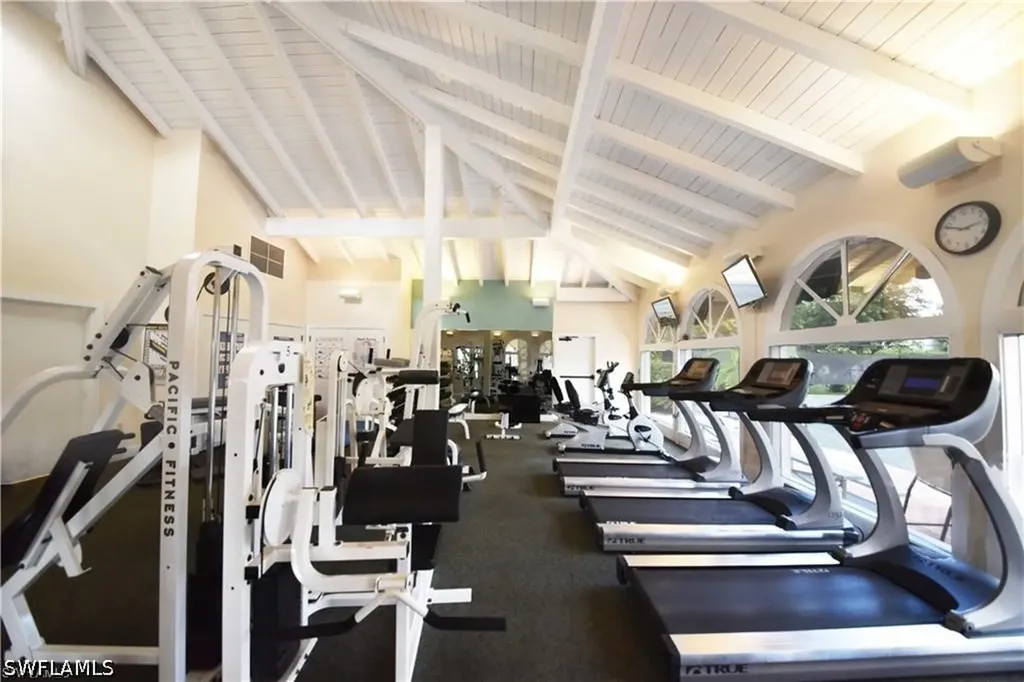 425 Cove Tower Drive Naples FL 34110