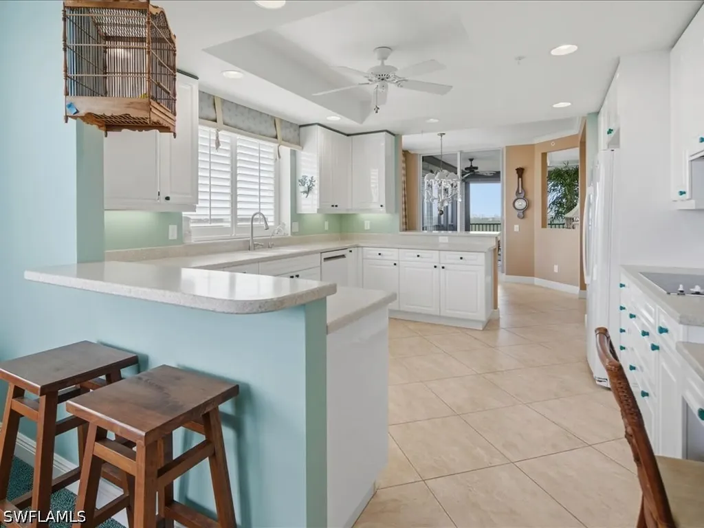425 Cove Tower Drive Naples FL 34110