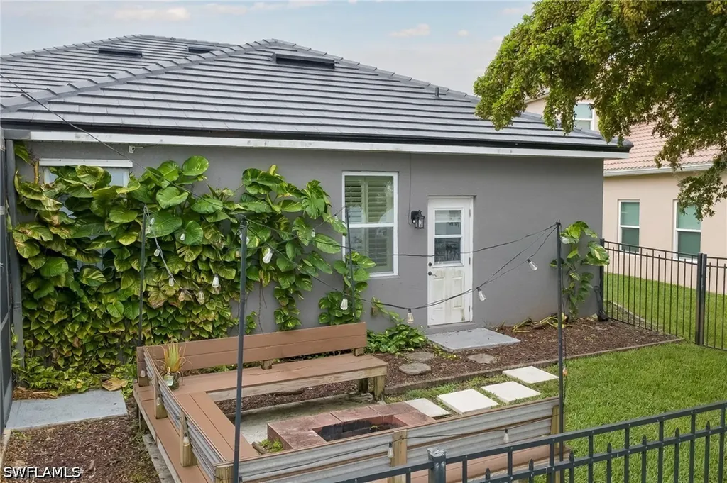 2831 Via Piazza Loop Fort Myers FL 33905