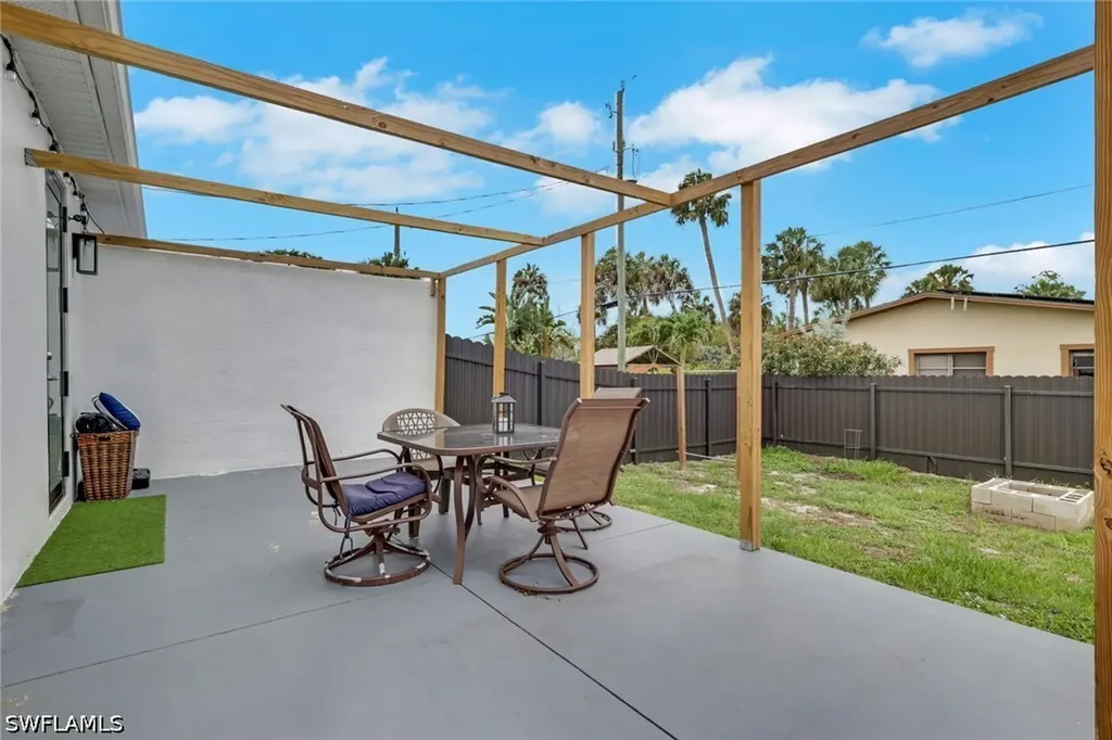 11563 Saunders Avenue Bonita Springs FL 34135