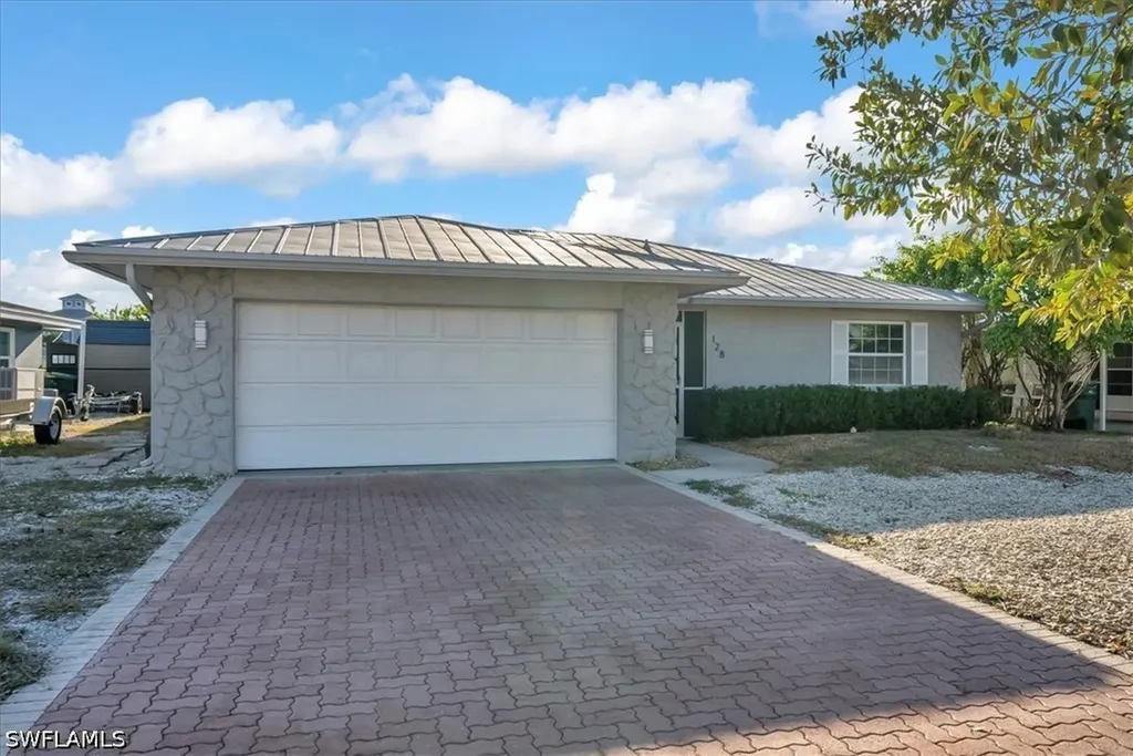 128 San Salvador Street Naples FL 34113