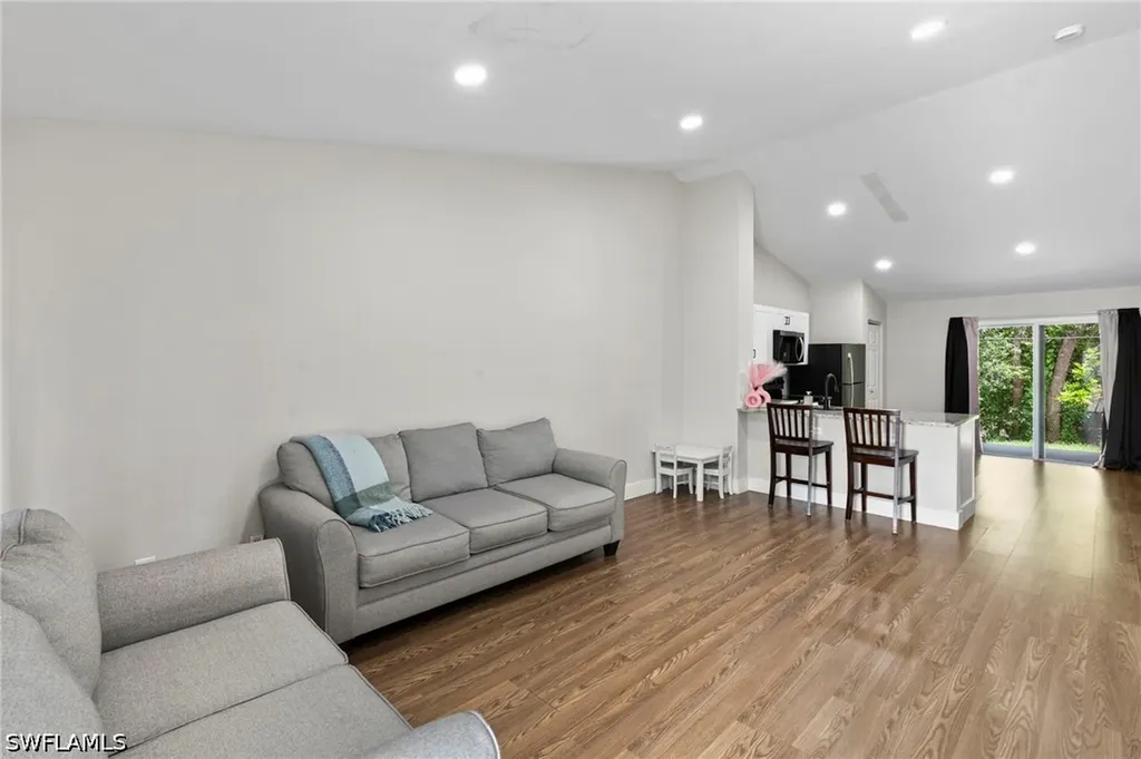 8264-8268 Matanzas Road Fort Myers FL 33967