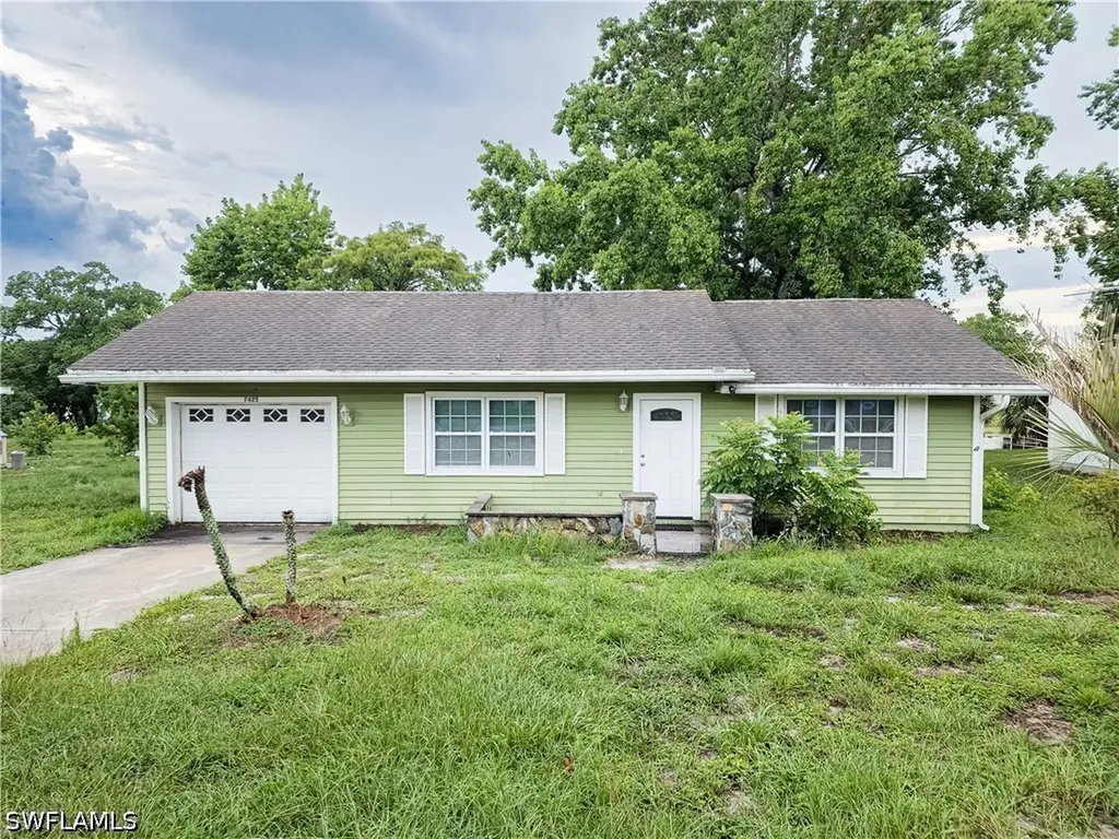 7425 Galloway Road Weeki Wachee FL 34613