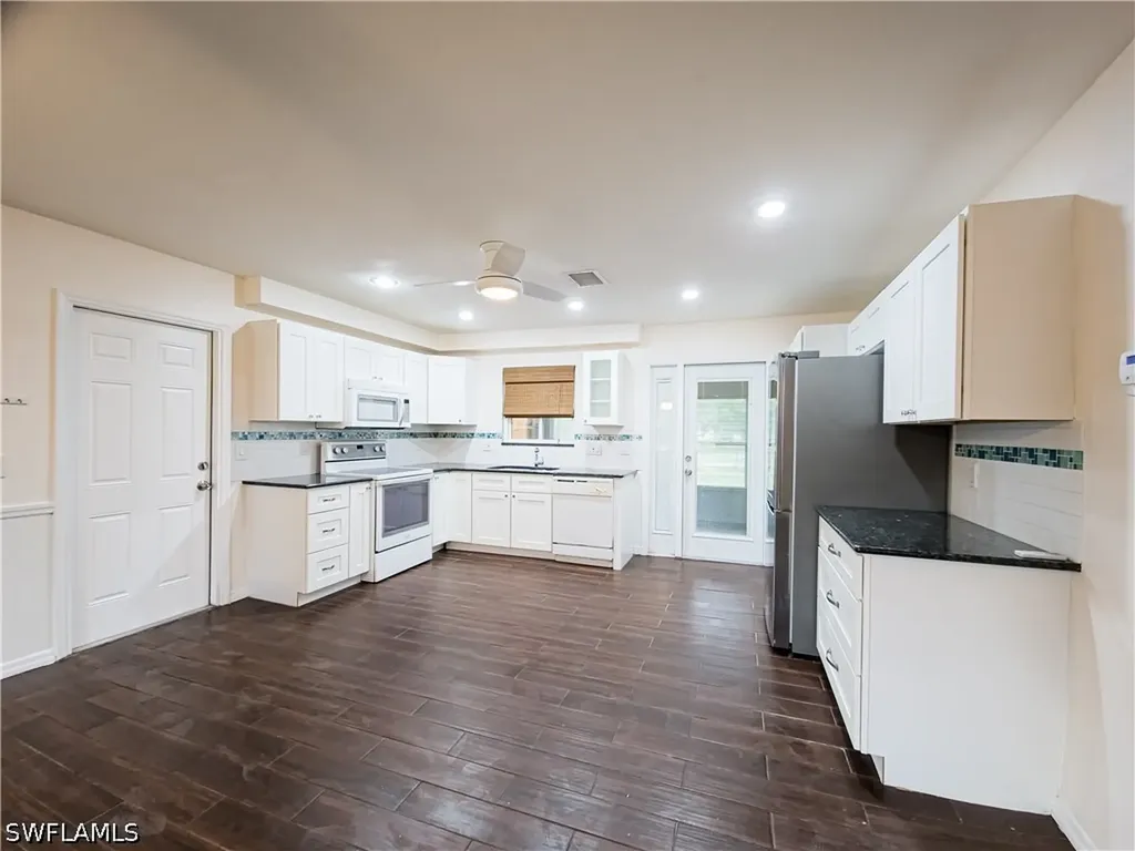 7425 Galloway Road Weeki Wachee FL 34613