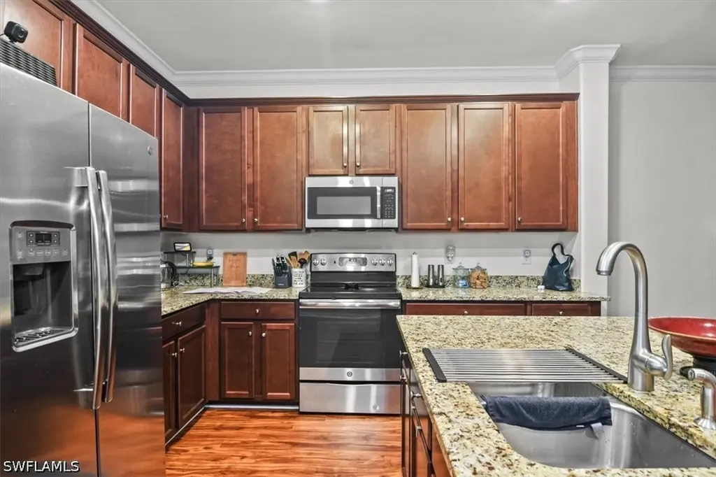 9052 Glenforest Drive Naples FL 34120
