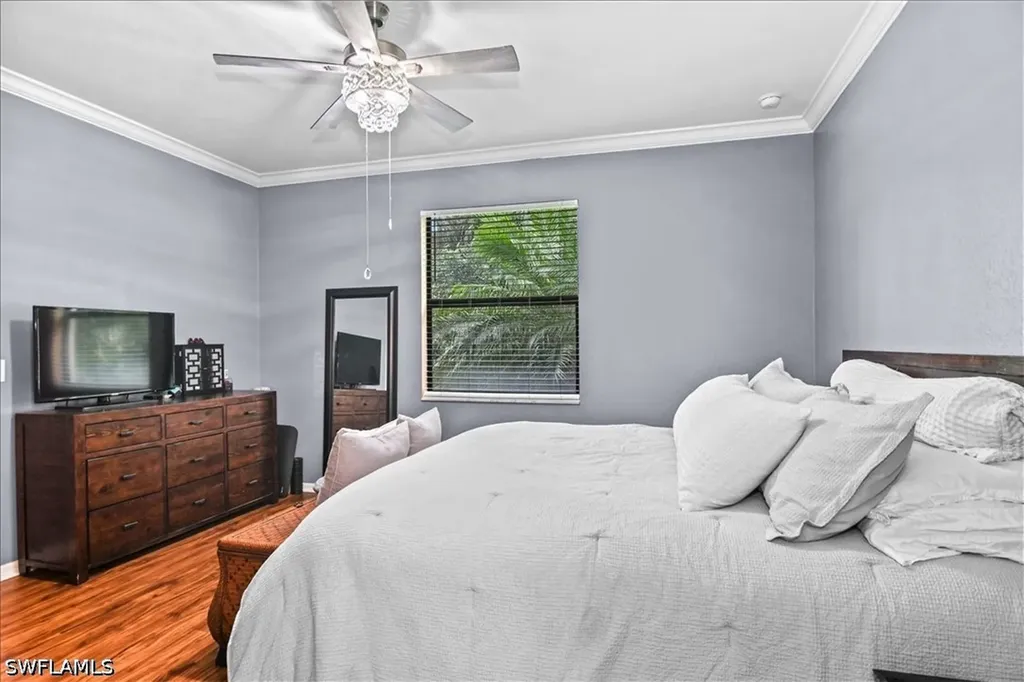 9052 Glenforest Drive Naples FL 34120