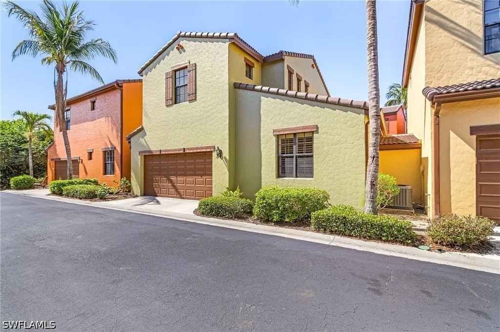 9118 Chula Vista Street Naples FL 34113