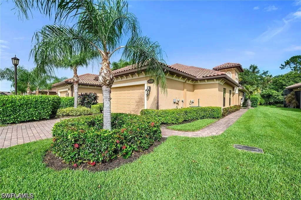 6589 Roma Way Naples FL 34113