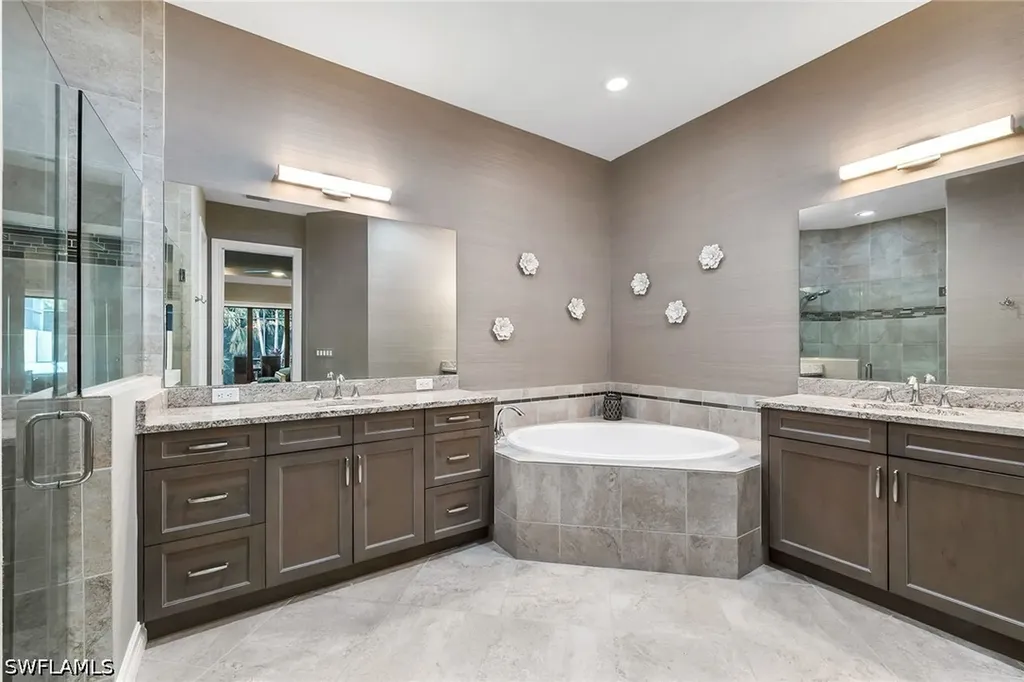 6589 Roma Way Naples FL 34113