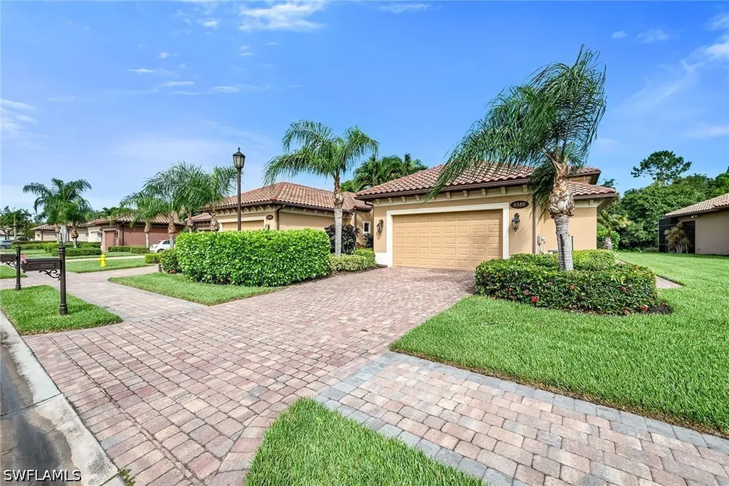 6589 Roma Way Naples FL 34113