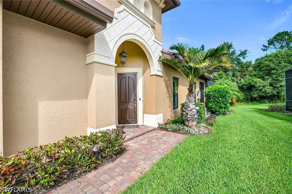 6589 Roma Way Naples FL 34113
