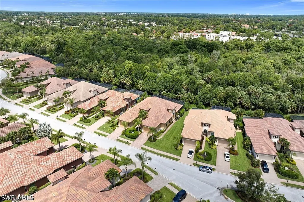 6589 Roma Way Naples FL 34113