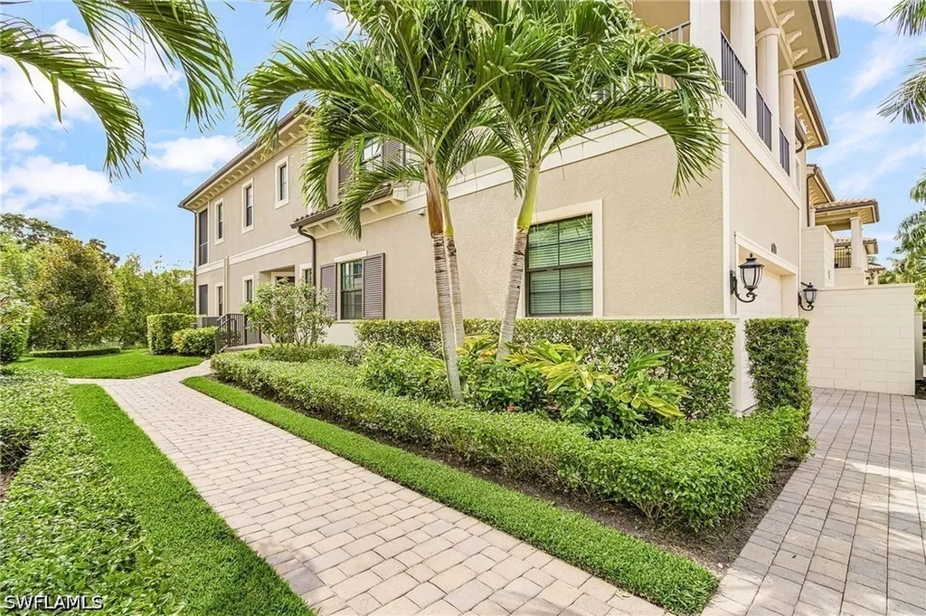 2488 Breakwater Way Naples FL 34112