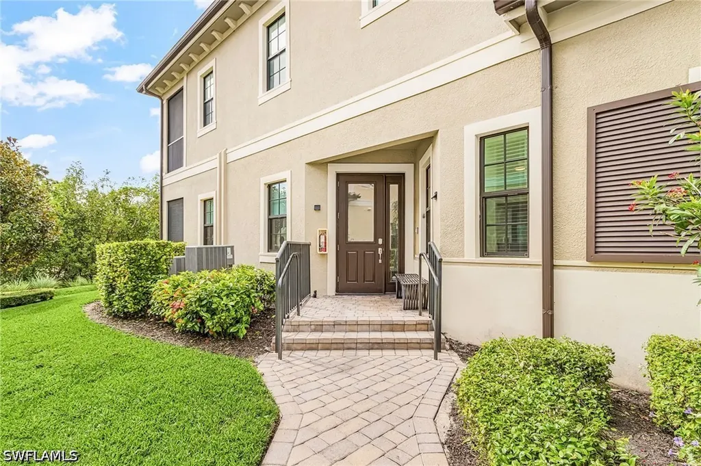 2488 Breakwater Way Naples FL 34112