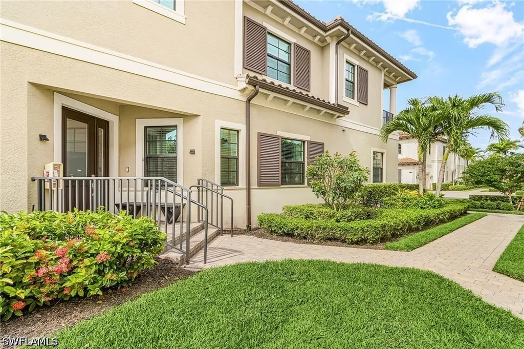 2488 Breakwater Way Naples FL 34112