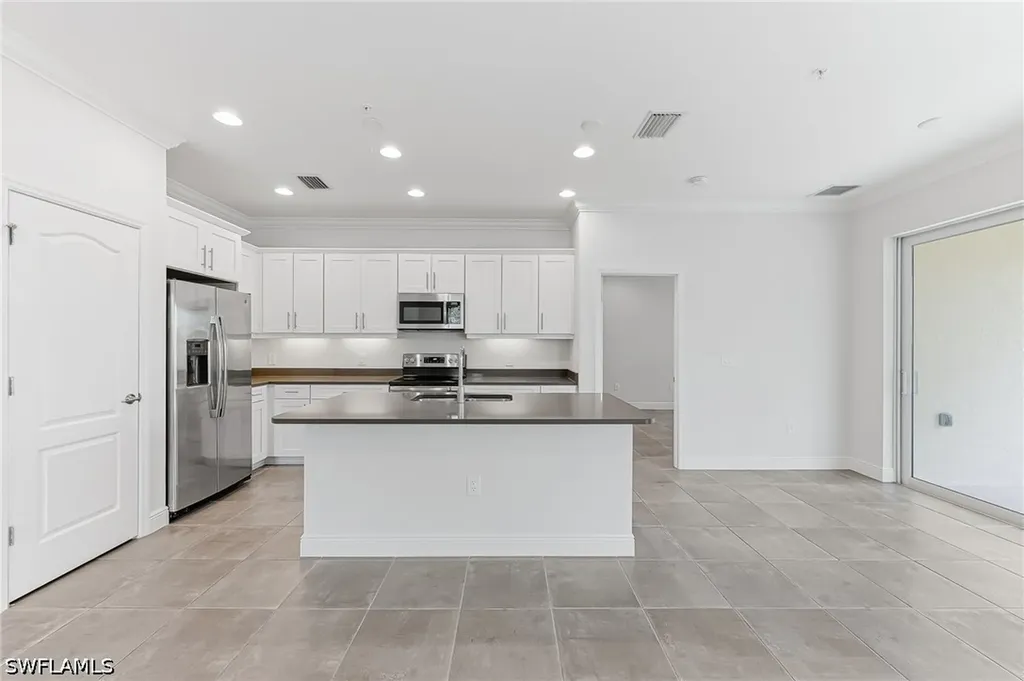 6969 Avalon Circle Naples FL 34112