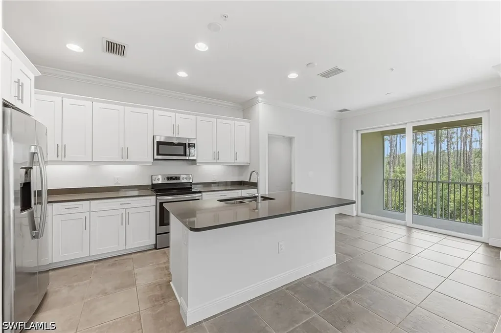 6969 Avalon Circle Naples FL 34112
