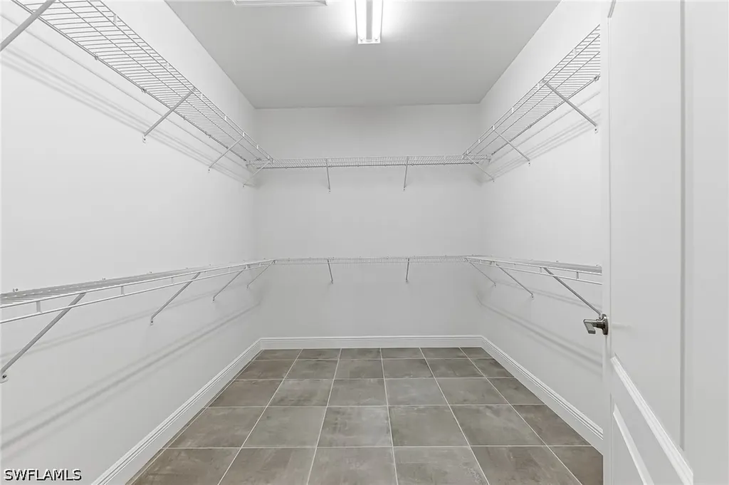 6969 Avalon Circle Naples FL 34112